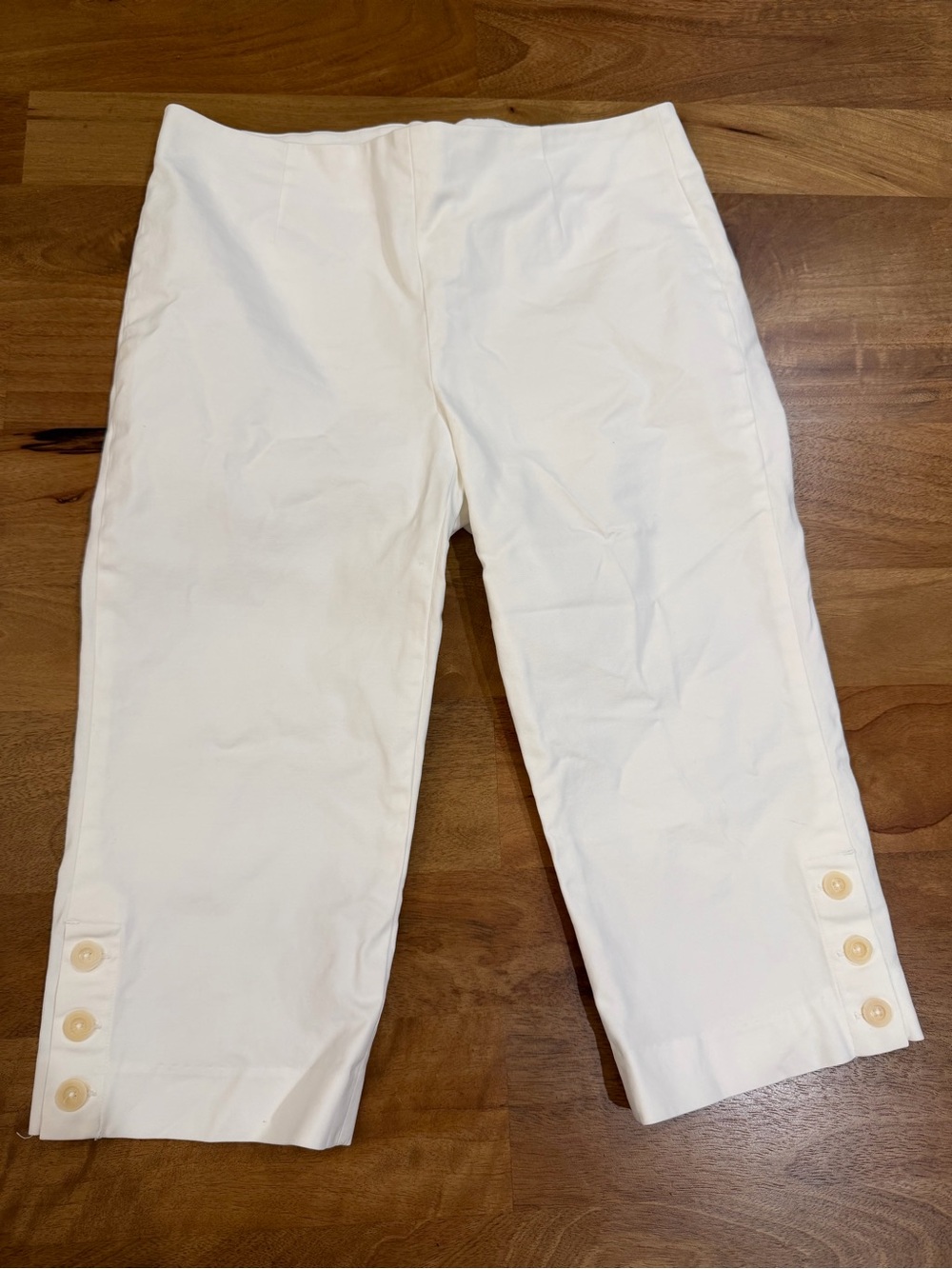 Lilly Pulitzer White Capri Pants Women’s Size 6